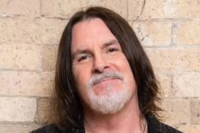 Morre aos 60 anos Tommy DeCarlo, vocalista do Boston