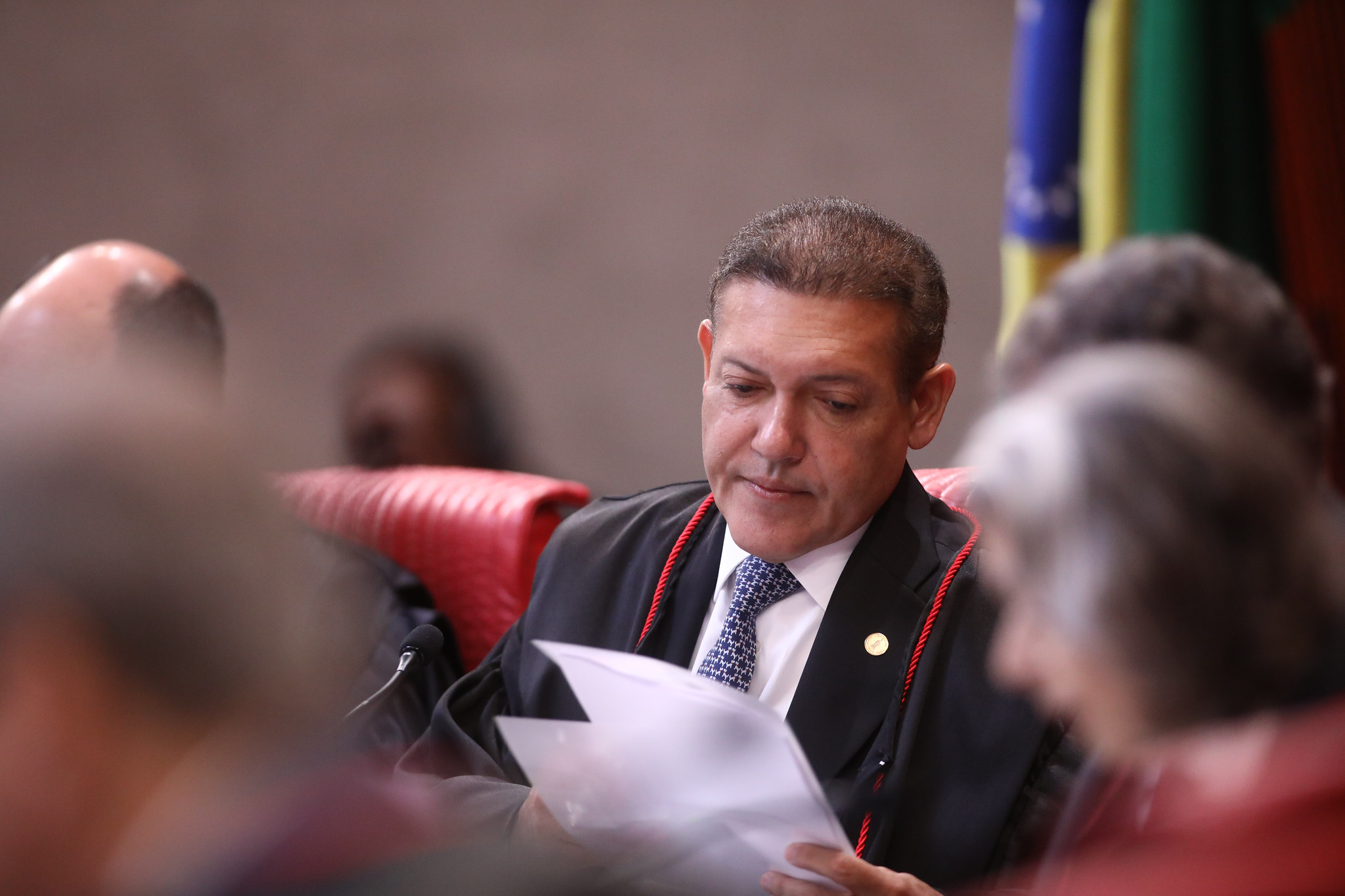 TSE aprova regras das eleições de 2026 e limita uso de IA em campanhas