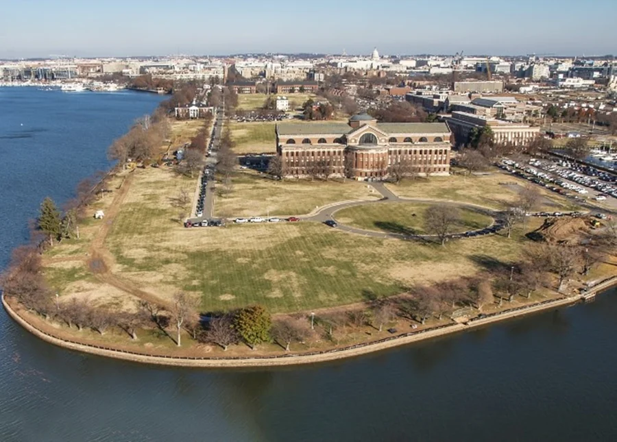 Drones passam sobre base militar onde moram secretários dos EUA