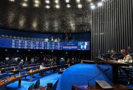 Senado aprova projeto que moderniza carreiras do Executivo federal; texto vai a sanção