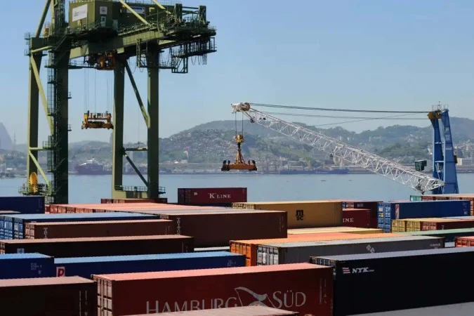Novas tarifas de 25% dos EUA podem gerar efeito dominó no Brasil
