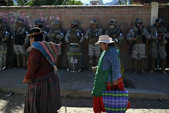Estados Unidos e 12 países veem tentativa de golpe na Bolívia