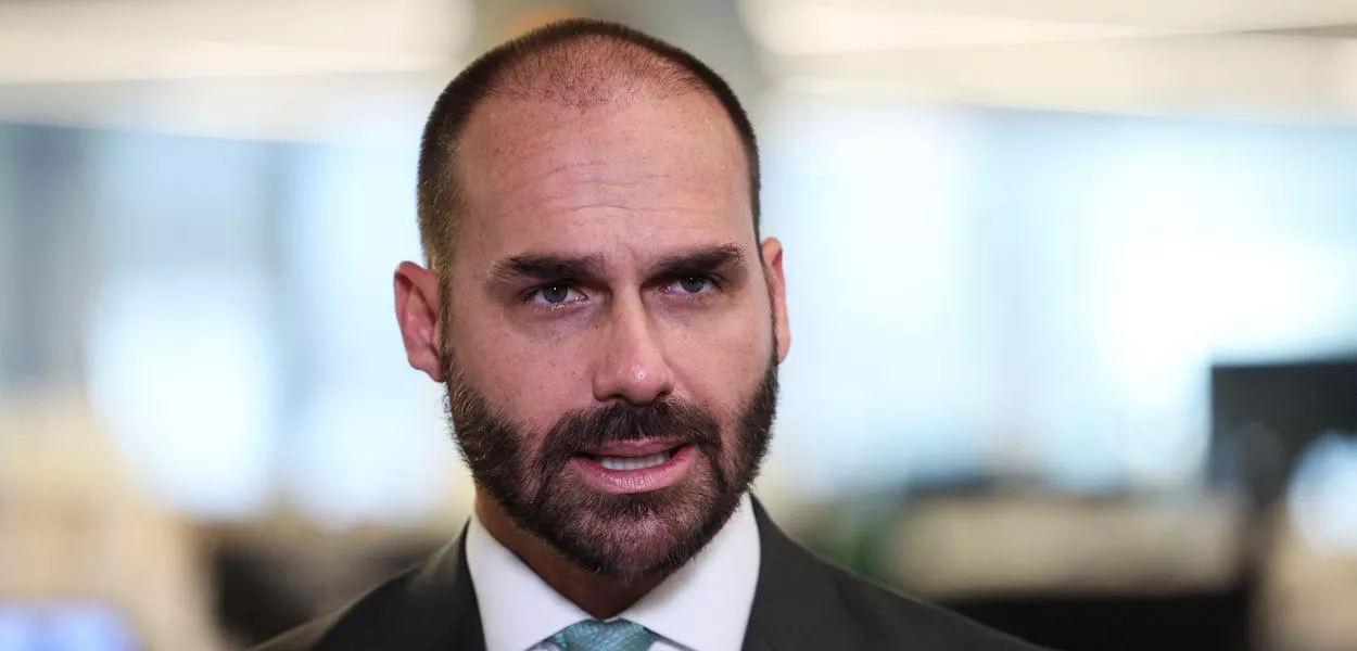 Eduardo Bolsonaro começa hoje a ser condenado por coação às instituições