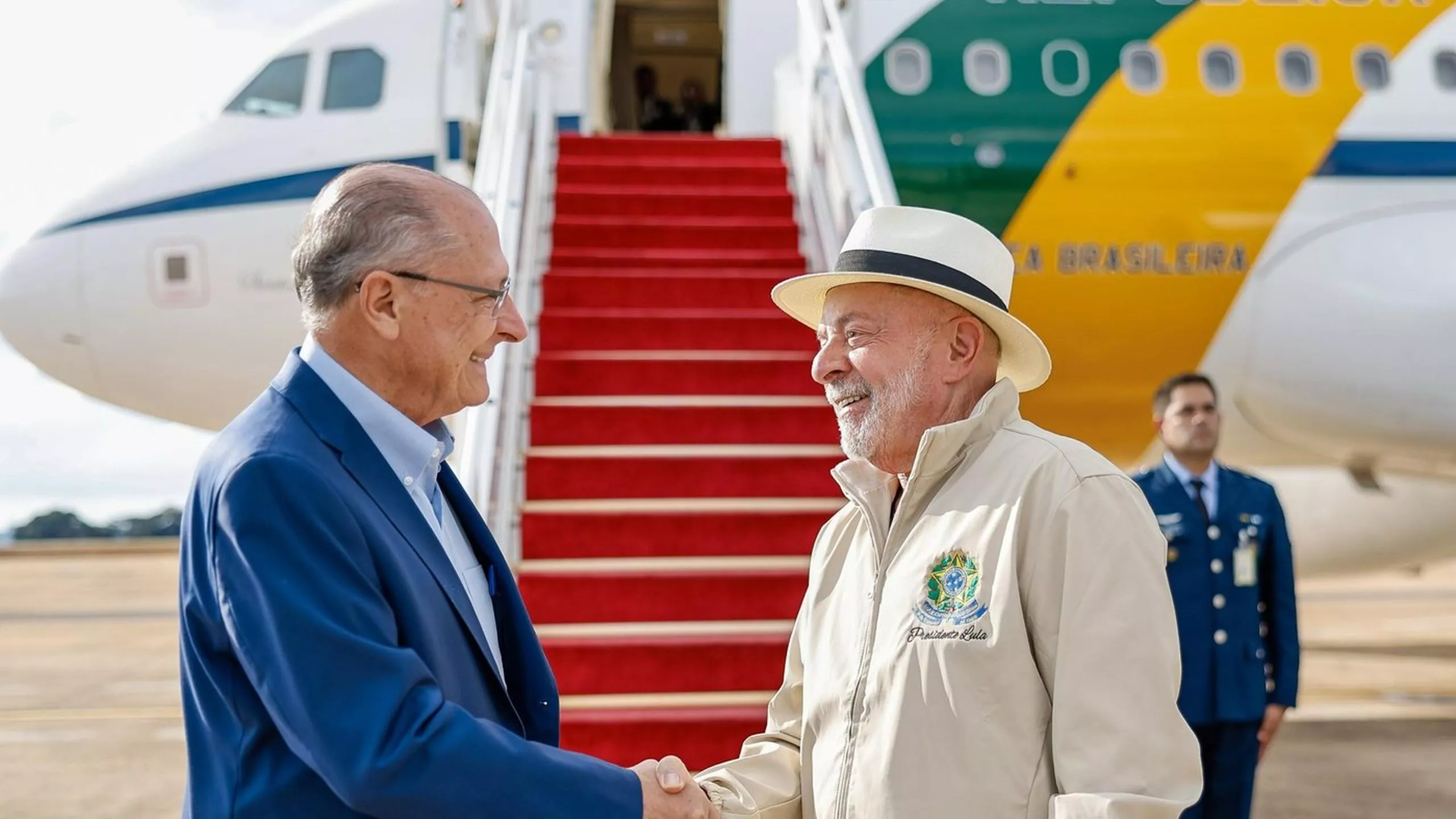 Com estrela, Lula chegará a Evian no momento da paz