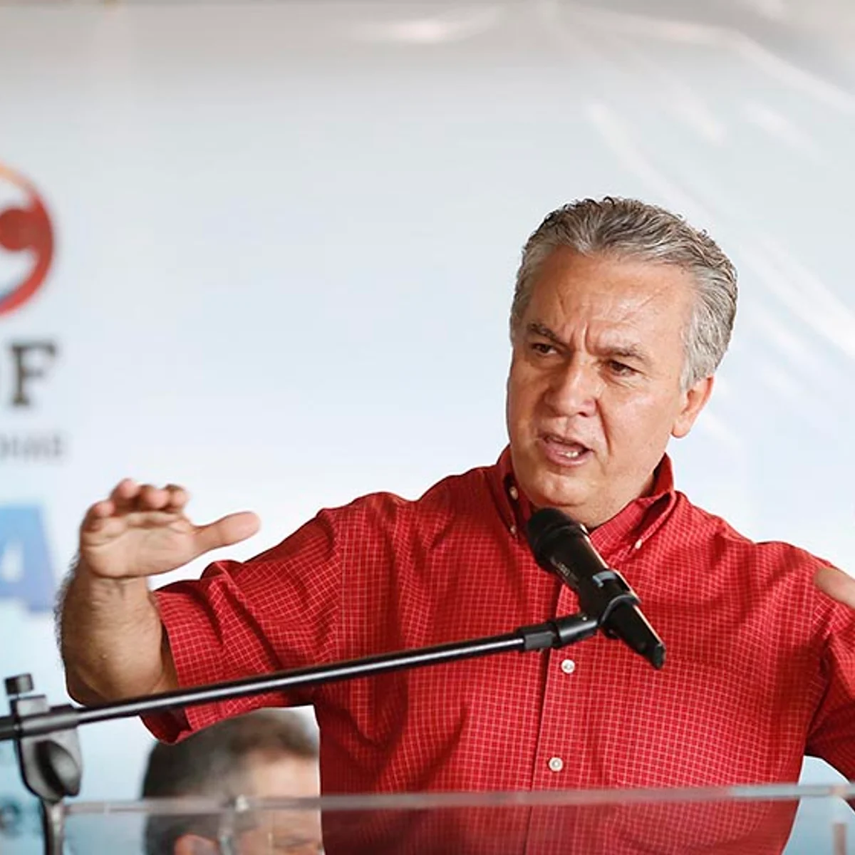Magela critica Celina Leão e cobra prioridade para a saúde das gestantes no DF