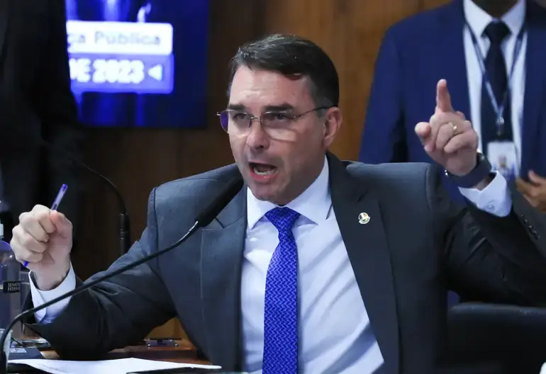 Política