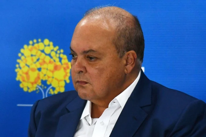 Desistência de Ibaneis da corrida ao Senado mexe no cenário político