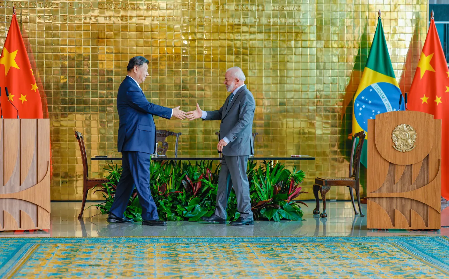 Lula conversa com Xi Jinping e reforça parceria estratégica entre Brasil e China