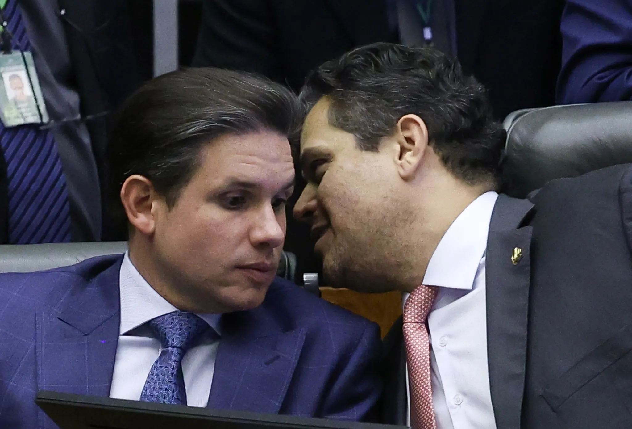 Alcolumbre e Motta têm maior imagem negativa; Lula lidera positiva