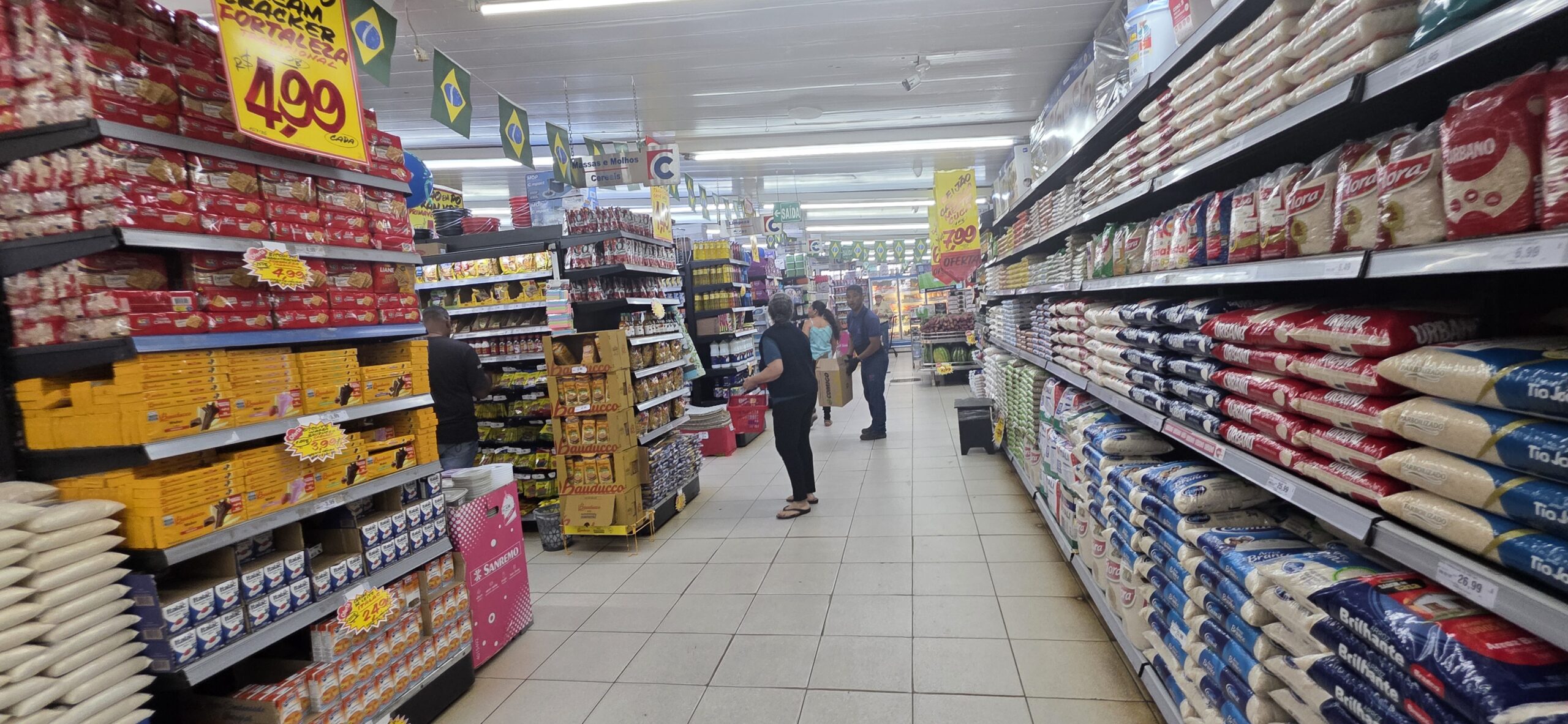 Supermercado Caprichoso: o armazém da dona de casa do P Norte