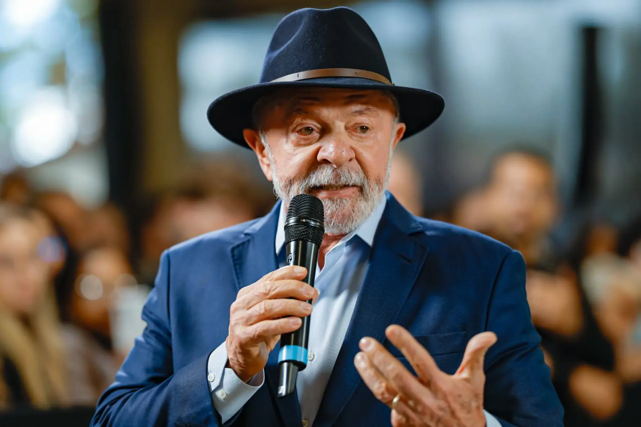 Com 45%, Lula amplia vantagem sobre Flávio Bolsonaro no 2º turno, aponta Quaest