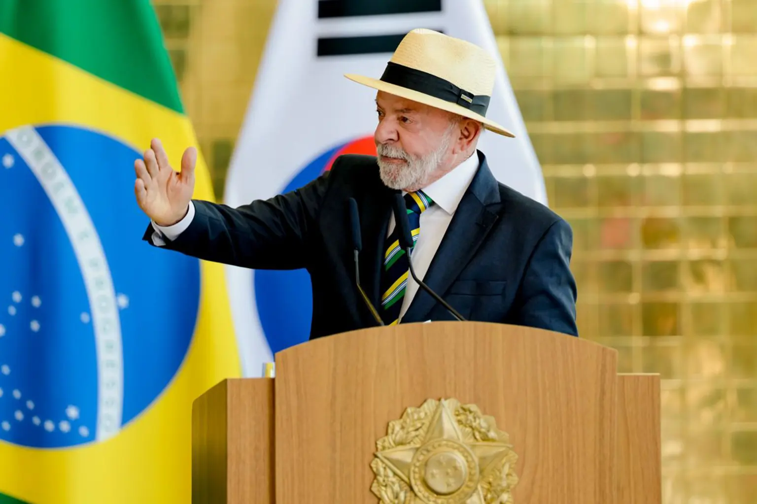 Reação de Lula a Milei ganha destaque na imprensa argentina após crise diplomática