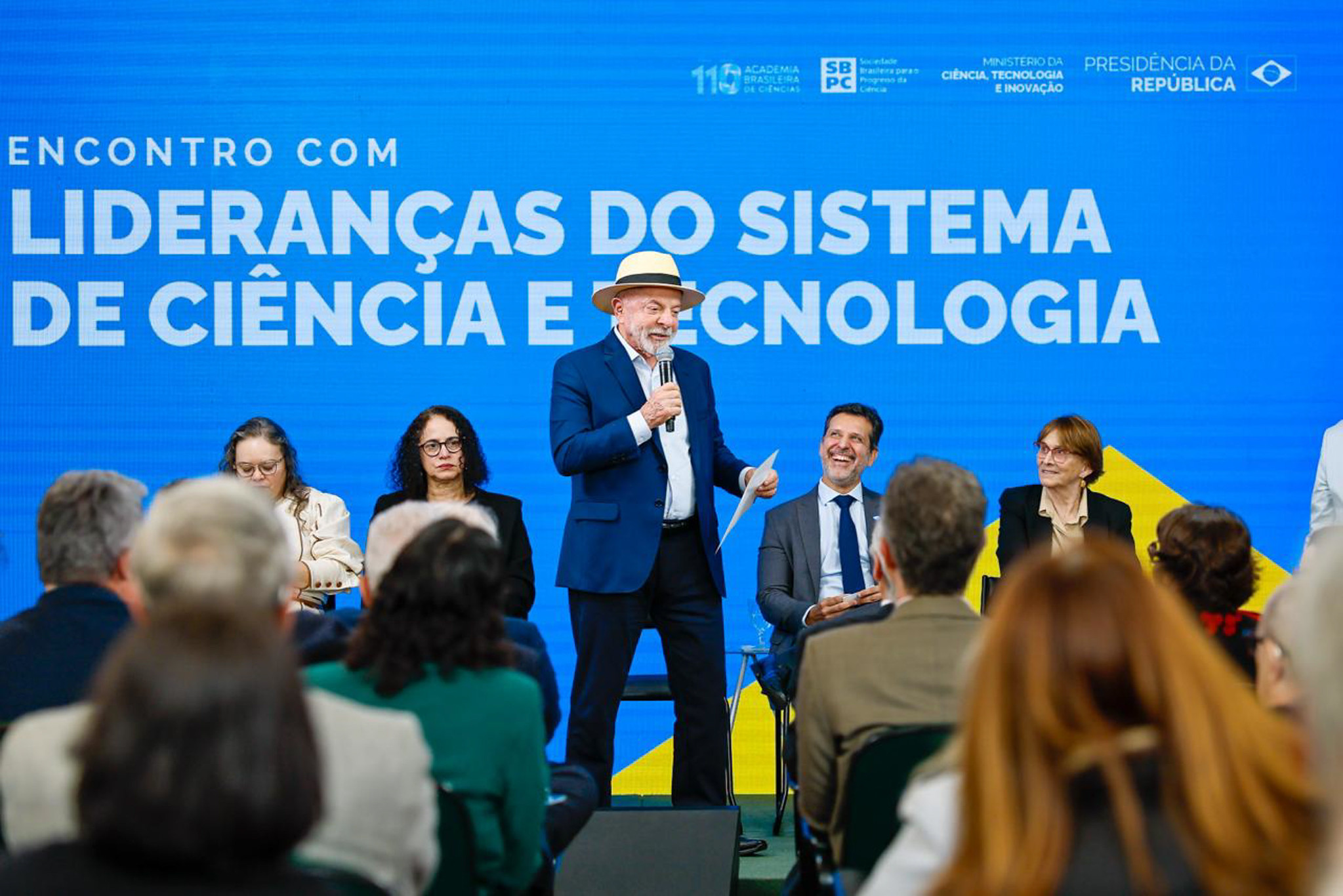 Lula propõe pacto nacional pela ciência e afirma que inovação é caminho para um Brasil mais soberano