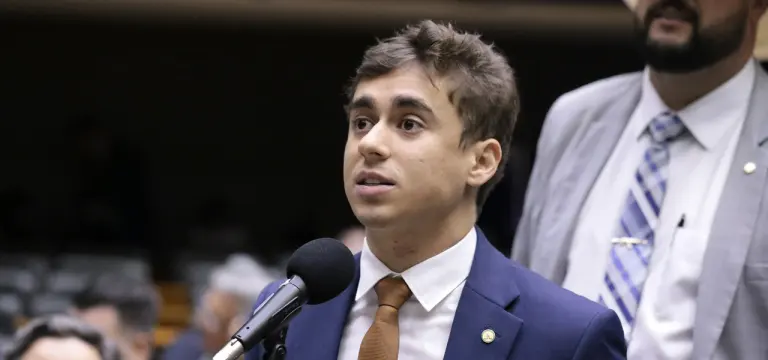 O deputado federal Rogério Correia (PT-MG) protocolou uma notícia de fato na Procuradoria-Geral da República (PGR) contra o deputado federal Nikolas Ferreira