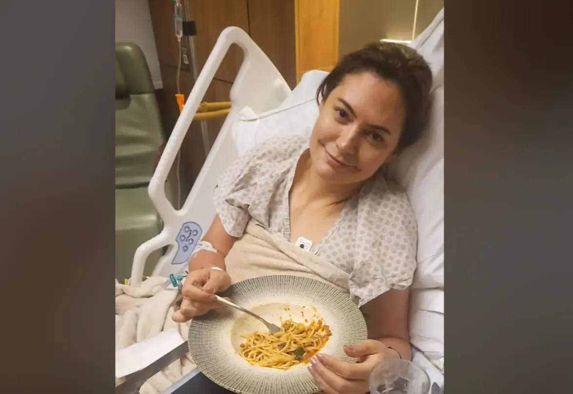 Atestado de dor de cabeça evitou presença de Michelle ao lado de Flávio Bolsonaro