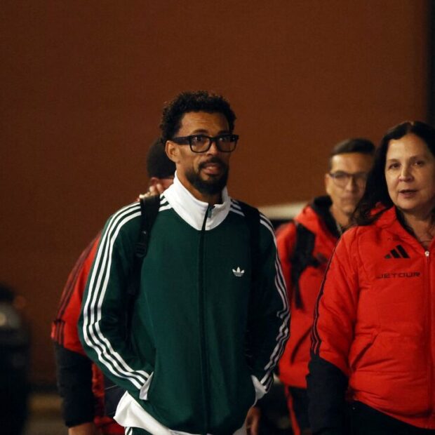 Goleiro Vozinha é apresentado pelo Colo Colo após destaque na Copa do Mundo