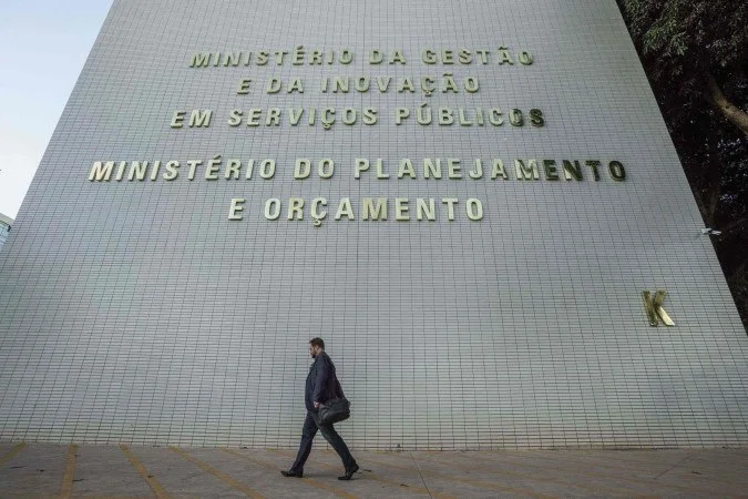 Governo reduz contenção em R$ 1,9 bilhão e cita queda nas despesas da Previdência