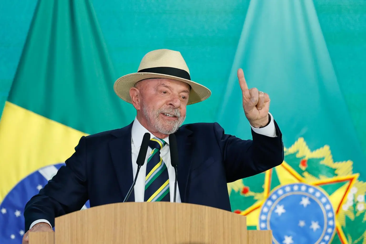 Lula busca saída para crise no STF e defende transparência nas investigações do Banco Master
