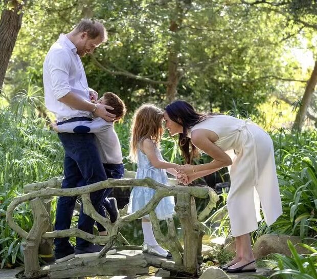 Filhos de Harry e Meghan vão estudar em escola de elite de R$ 180 mil por ano no Reino Unido