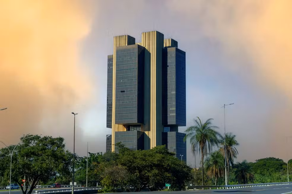 Copom deve reduzir Selic para 13,75% ao ano nesta quarta-feira