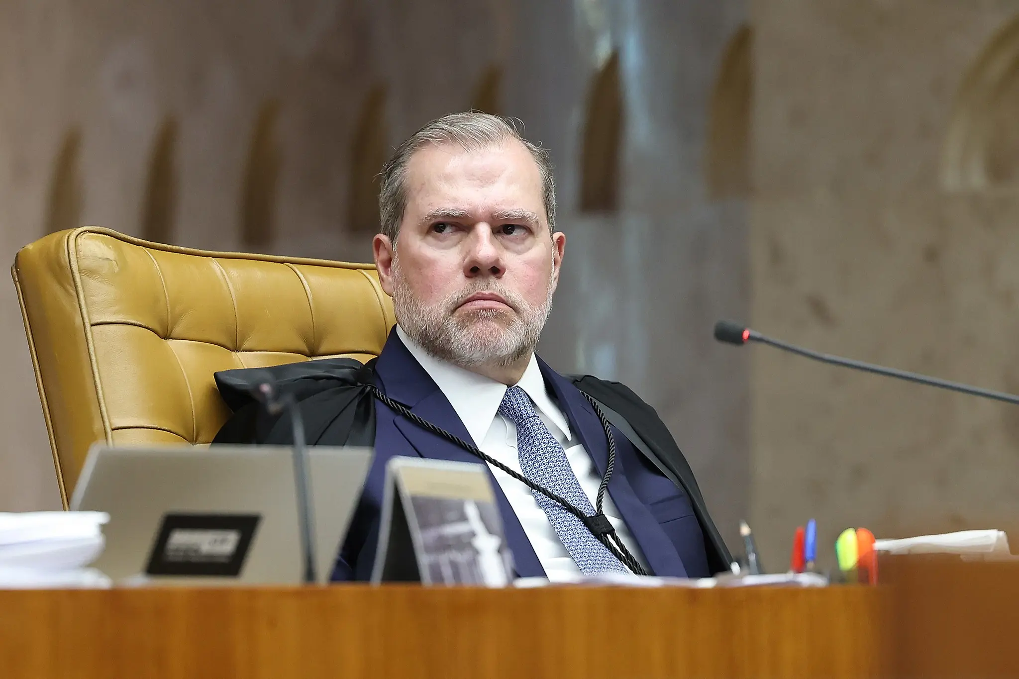 Toffoli se declara suspeito por foro íntimo e fica fora de julgamento sobre Moraes