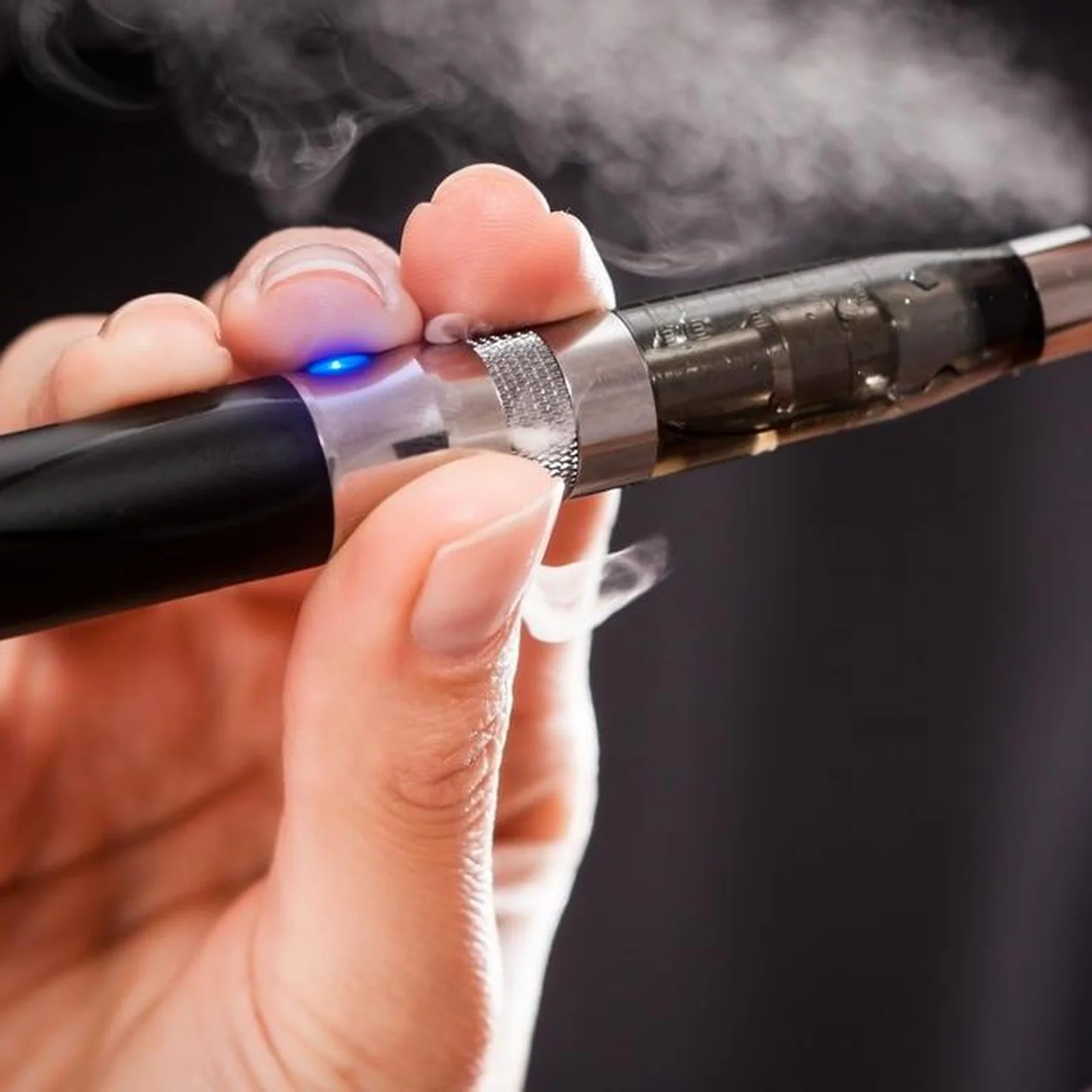 Estudo aponta prejuízos aos vasos sanguíneos e à capacidade física de usuários de cigarros eletrônicos