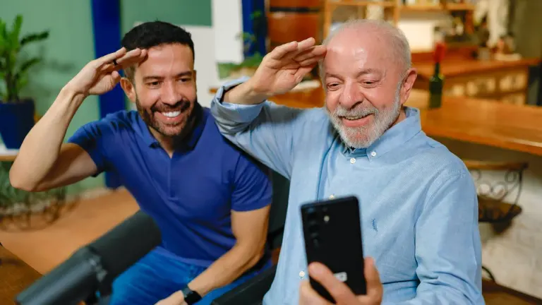 Em live com Janones, Lula comemora mais de 10 milhões no ‘Exército do Lula’ e brinca com ciúmes de Xi Jinping e Trump