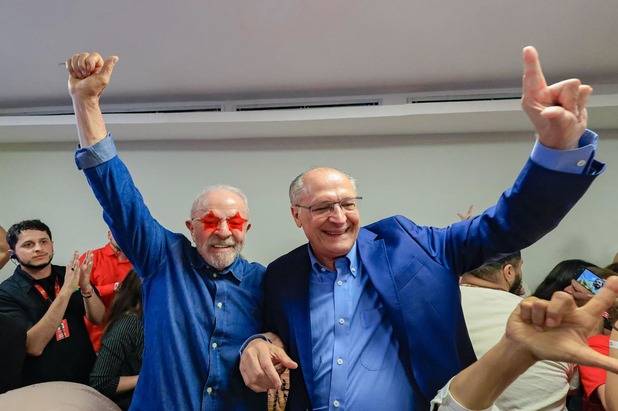 Lula promete ampliar políticas sociais e participação popular no novo mandato
