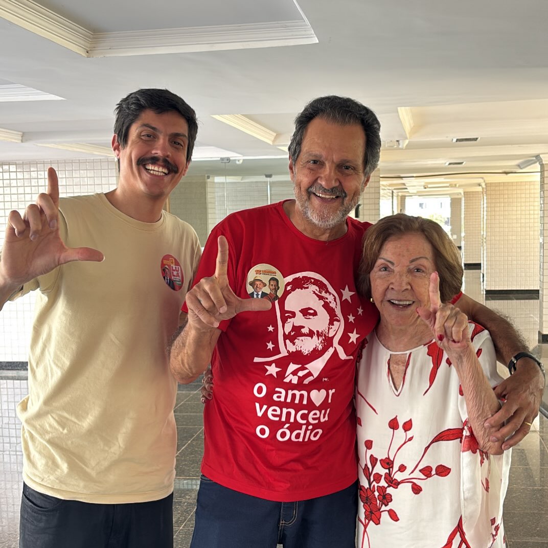Agnelo Queiroz destaca participação de três gerações da família nas eleições
