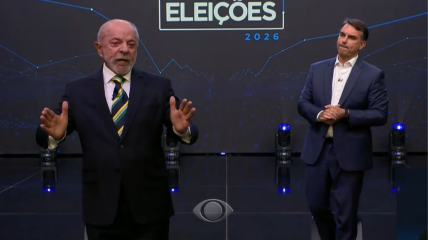 Lula questiona Flávio Bolsonaro sobre compra de mansão de R$ 10 milhões durante debate na Band