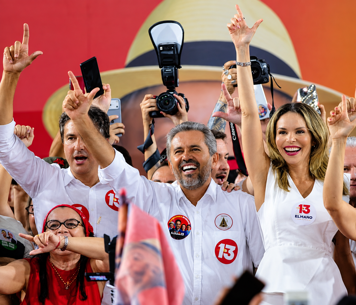 Elmano é reeleito no Ceará e derrota Ciro Gomes no 1º turno