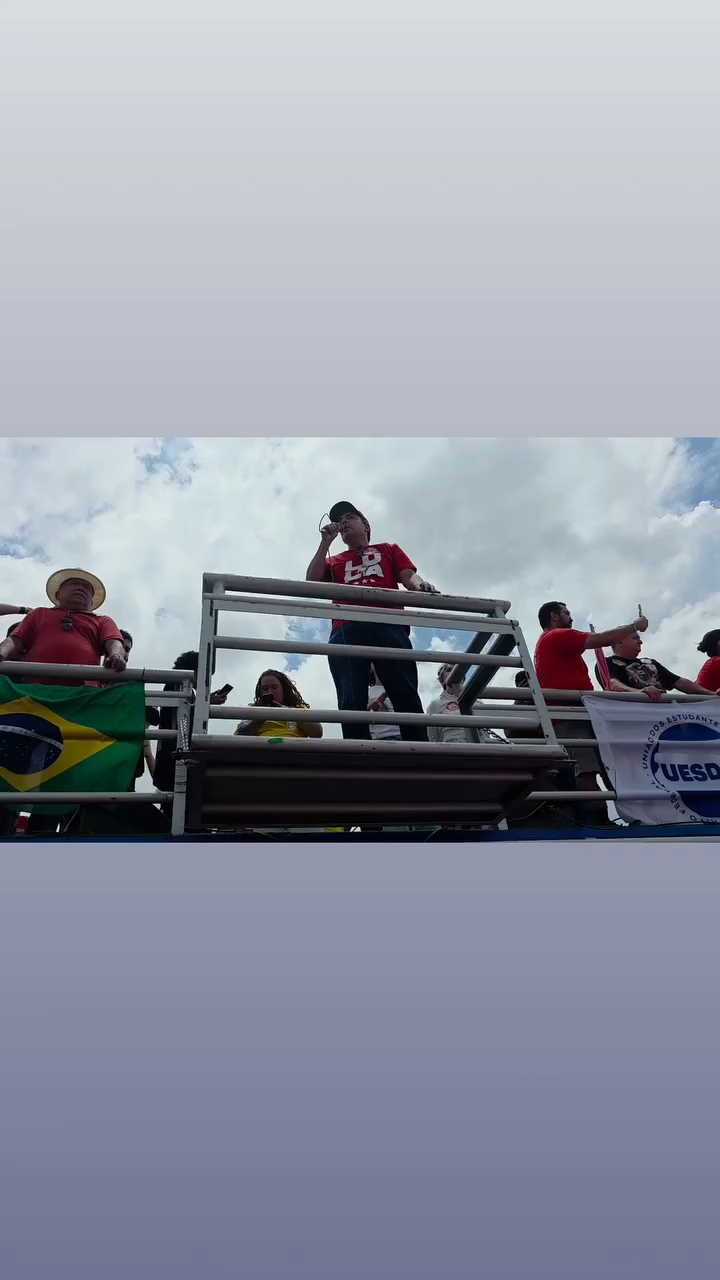 Ricardo Vale participa de manifestação em defesa de Lula e da democracia