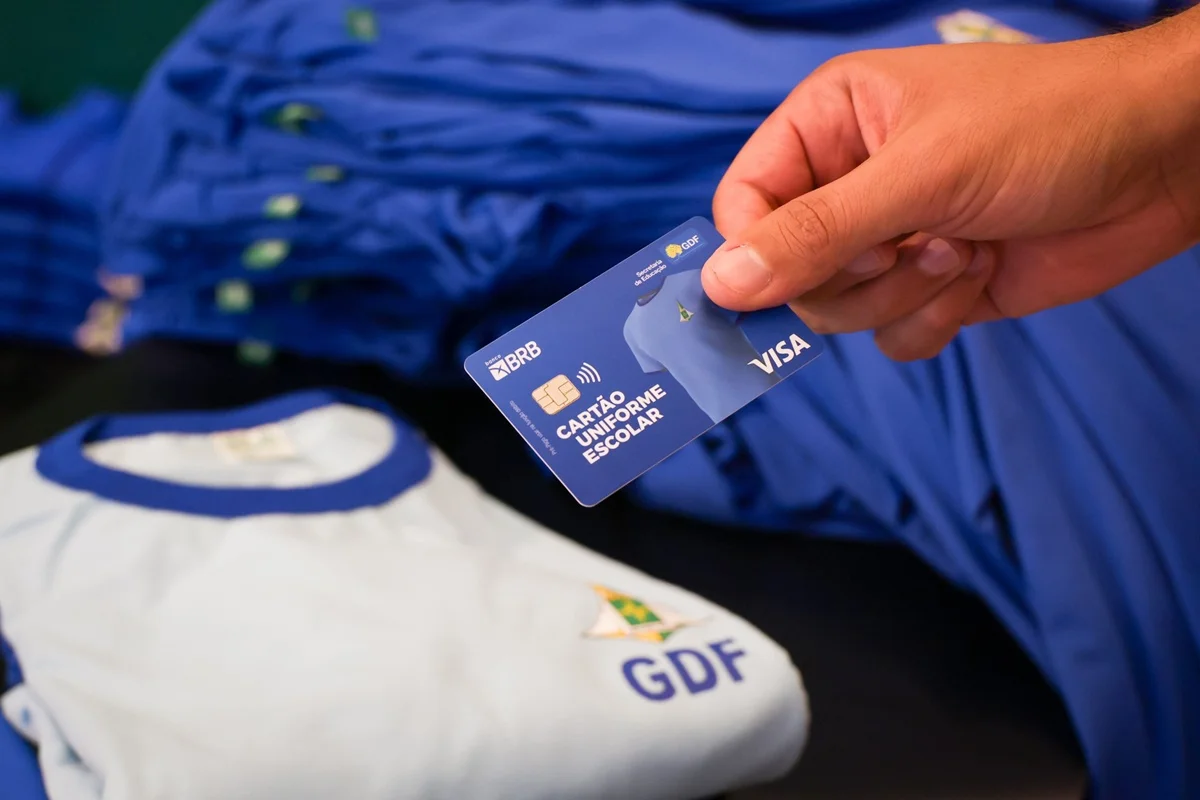 GDF cria grupo de trabalho para revisar cartões de material escolar, creche e uniforme
