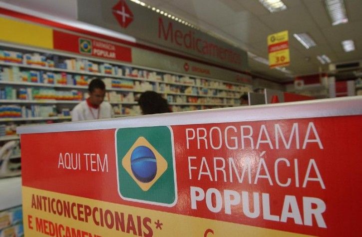 Farmácia Popular não consta do programa de Flávio Bolsonaro e 27 milhões podem ficar sem remédios