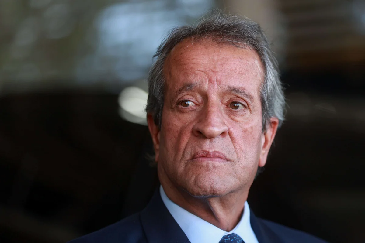 Valdemar Costa Neto critica carta de Flávio Bolsonaro após visita a Jair Bolsonaro