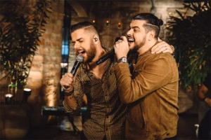 A dupla sertaneja Zé Neto e Cristiano, atração principal do show que celebra os 15 anos de carreira dos artistas em Brasília.