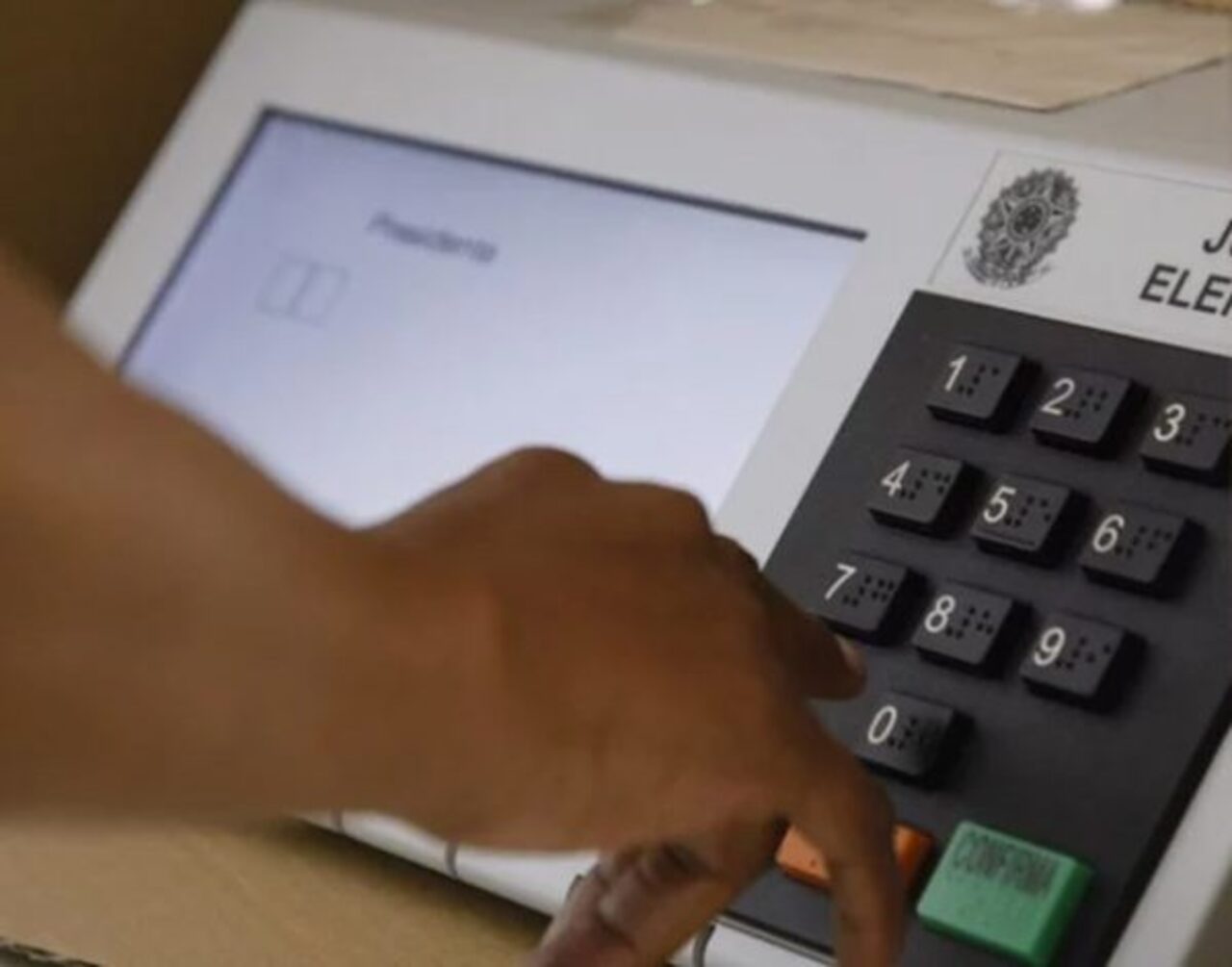 Abstenção chega a 17,37% no DF, e mais de 1,85 milhão de eleitores votam no segundo turno